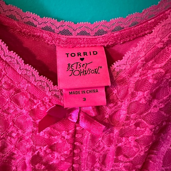 Torrid Betsey Johnson 3X plus size pink stretchy lace dress - Picture 5 of 5